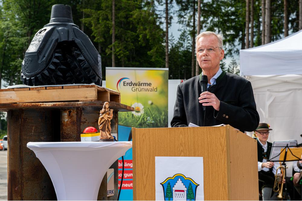 Feierliche Meißelweihe für das Geothermie-Projekt Laufzorn II